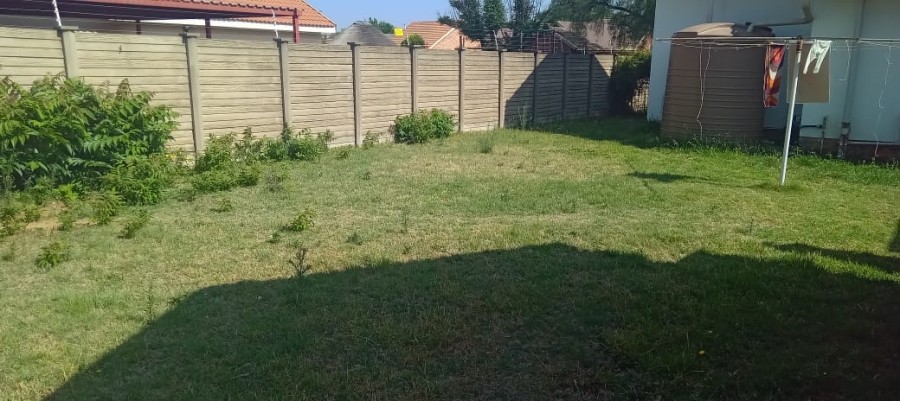 To Let  Bedroom Property for Rent in Roodia Free State